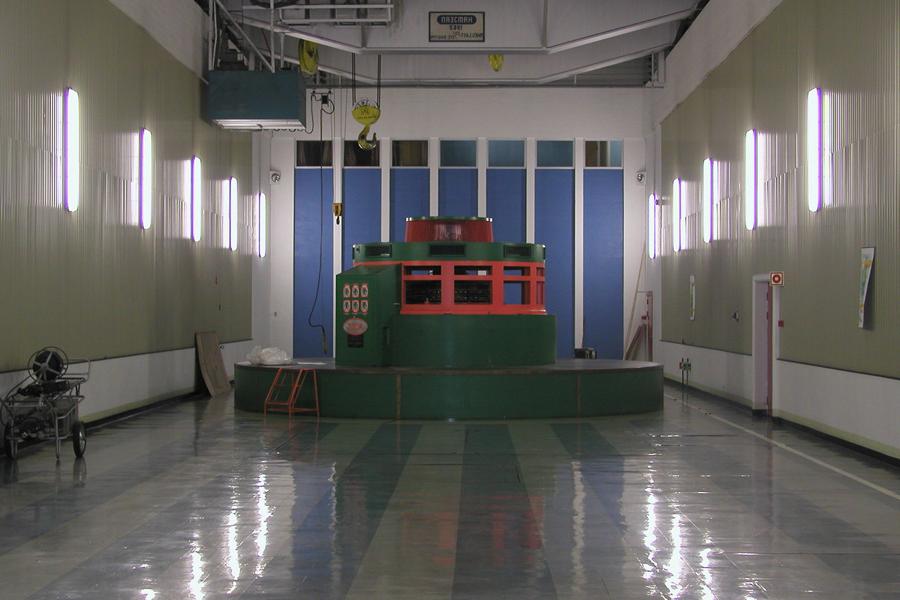 松加电厂 machine hall.